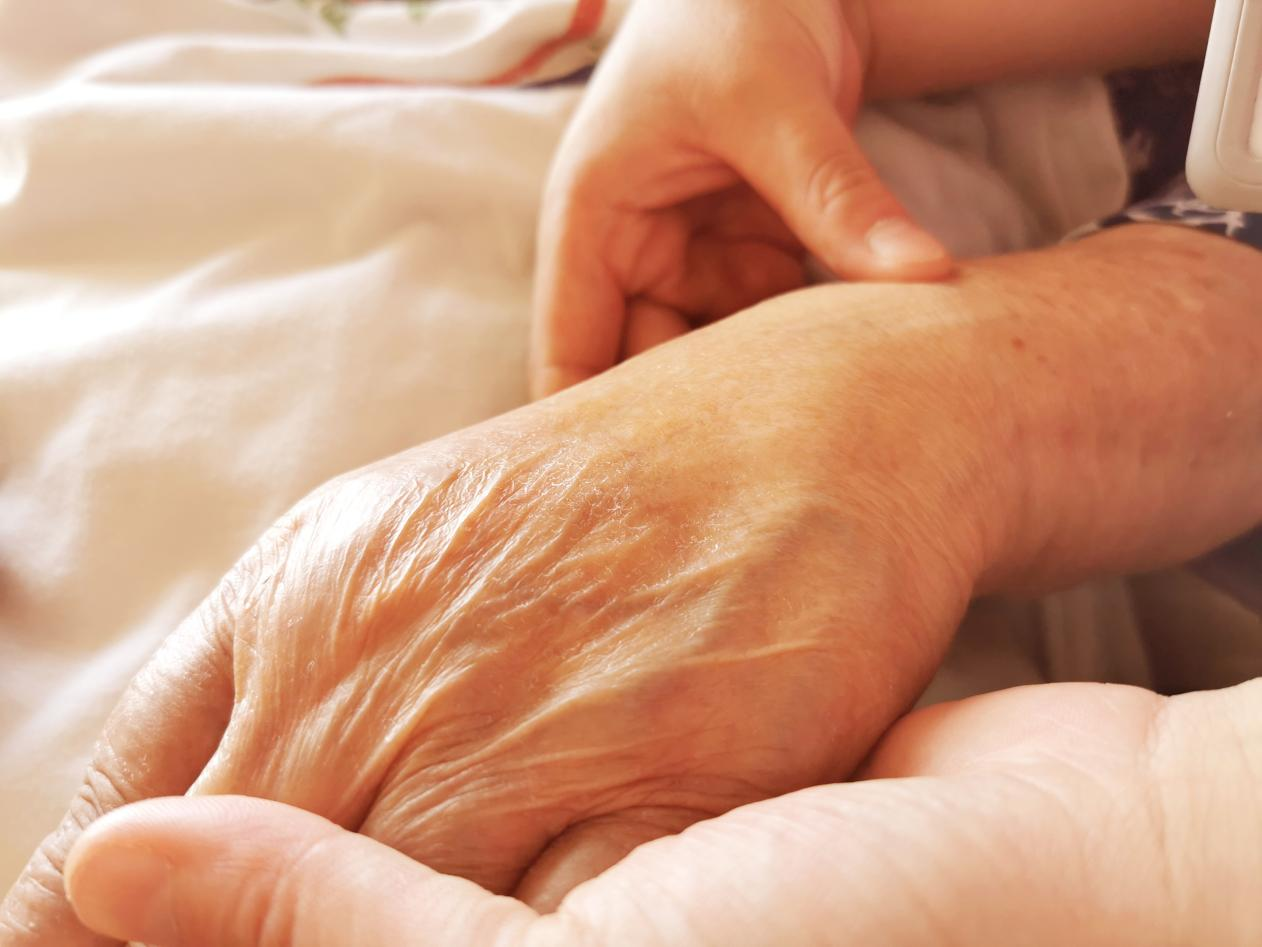 黄渤含泪谈父亲患阿尔茨海默病：我什么都扛得住，唯独这件事无能为力